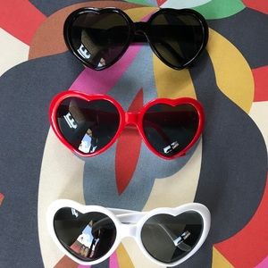 ❤️ shaped sunnies!!